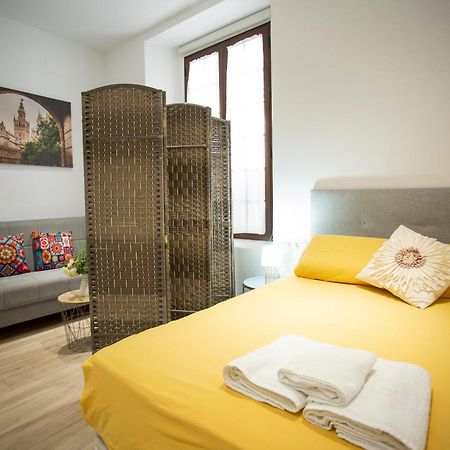 Wish Suite Cervantes Севілья Екстер'єр фото