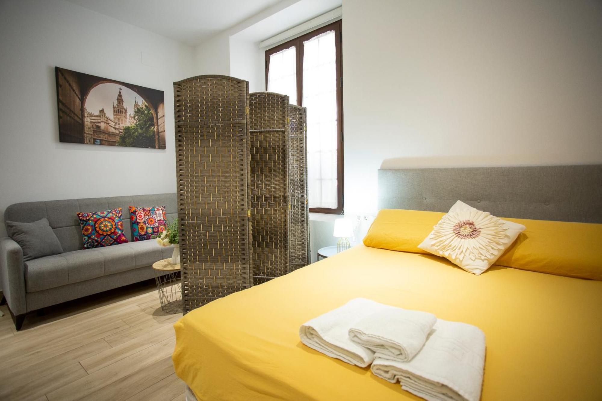 Wish Suite Cervantes Севілья Екстер'єр фото